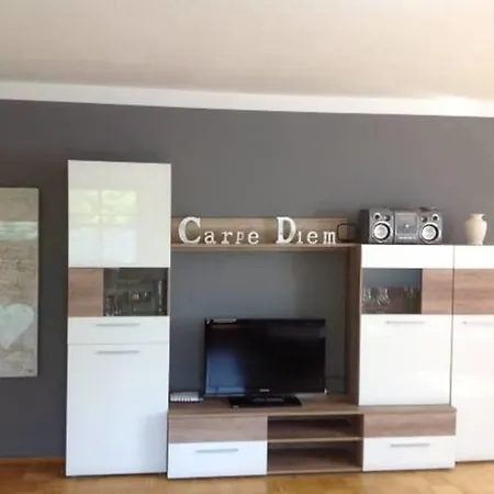 Am Park Apartment *