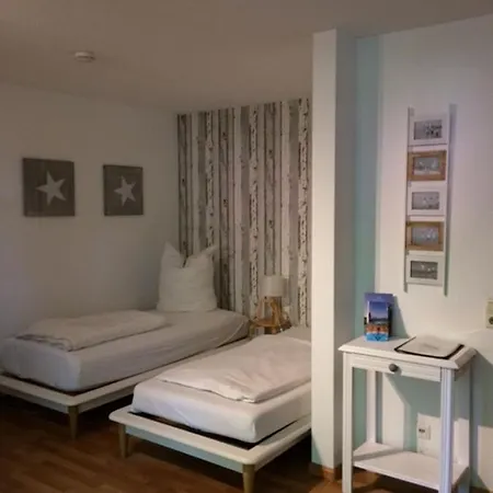Am Park Apartment *